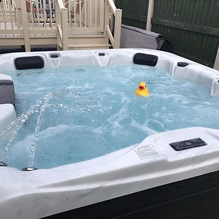 Hot Tub Accommodation North Wales Lodge Ριλ Εξωτερικό φωτογραφία