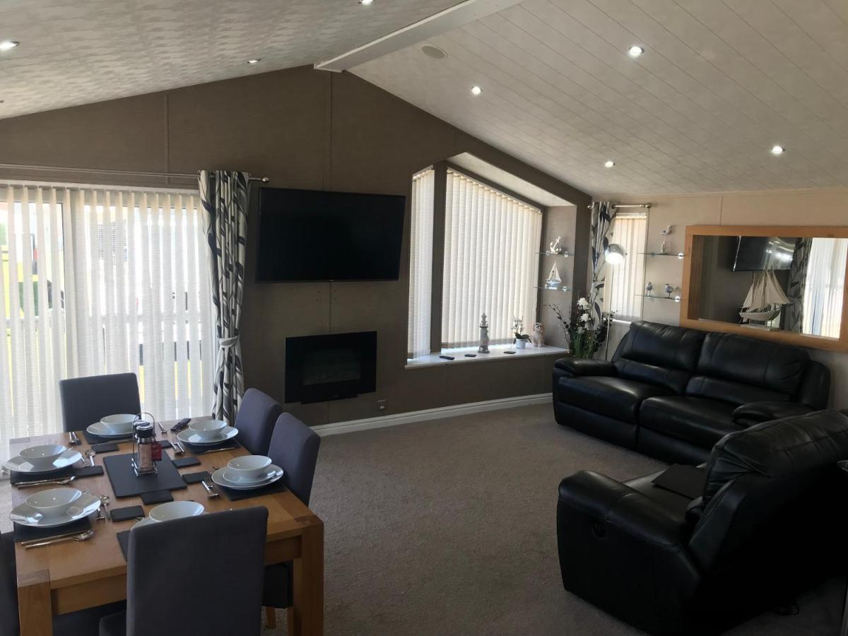 Hot Tub Accommodation North Wales Lodge Ριλ Εξωτερικό φωτογραφία