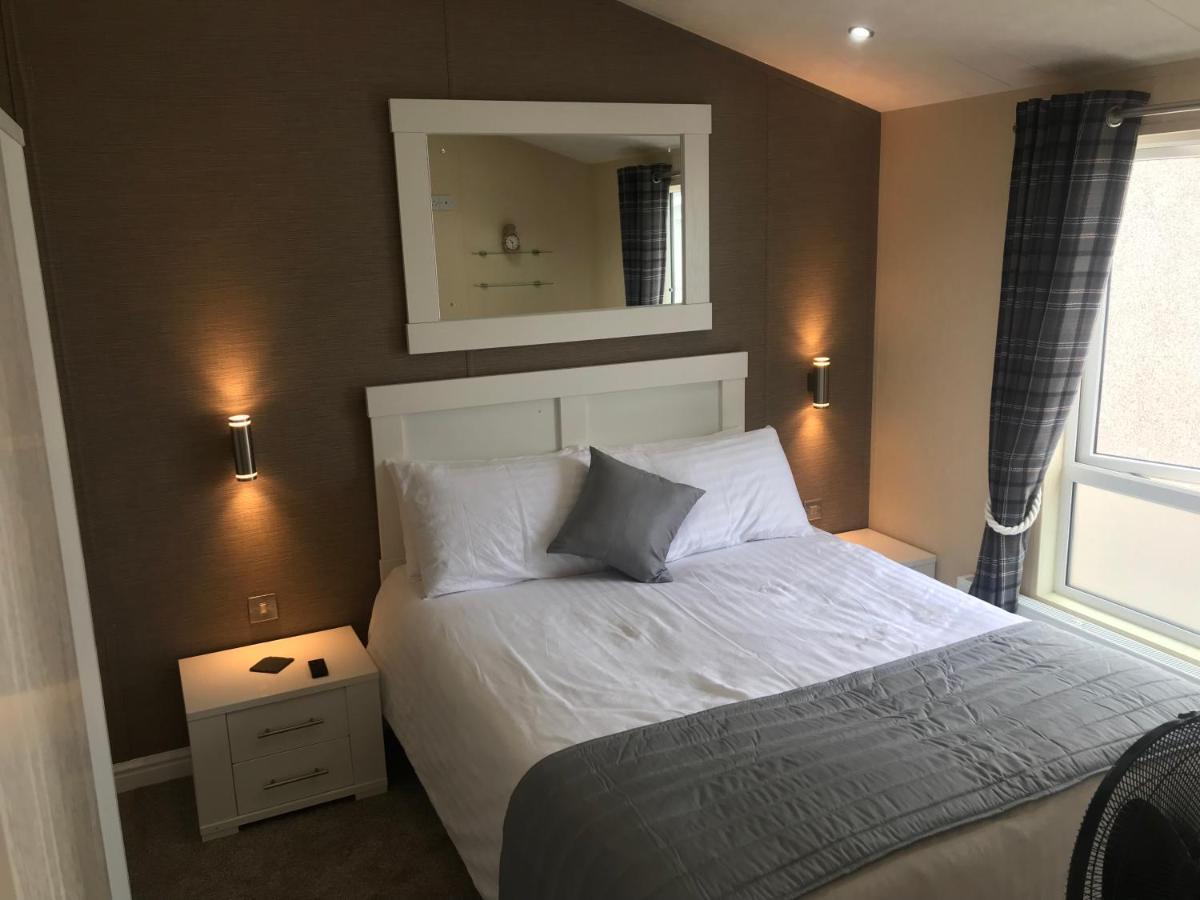 Hot Tub Accommodation North Wales Lodge Ριλ Εξωτερικό φωτογραφία